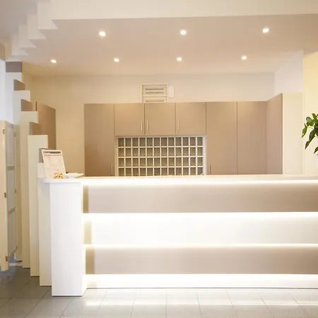 塞雷内拉酒店 酒店