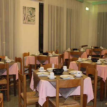 塞雷内拉酒店 酒店 3*